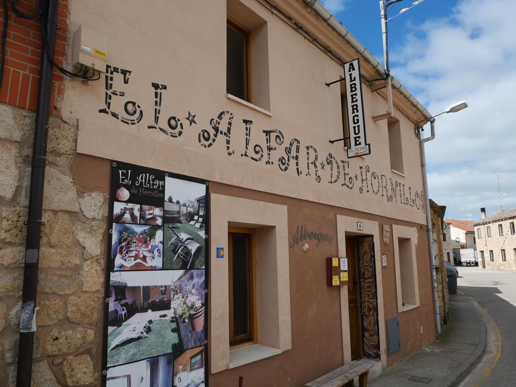 Albergue El Alfar/Pilgrim Hostel Орнильос-дель-Камино Экстерьер фото